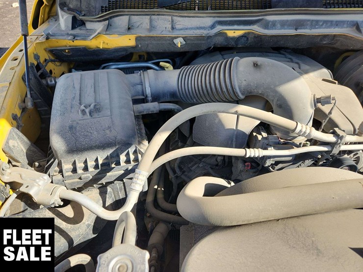 2019-ram-1500-classic-image-34