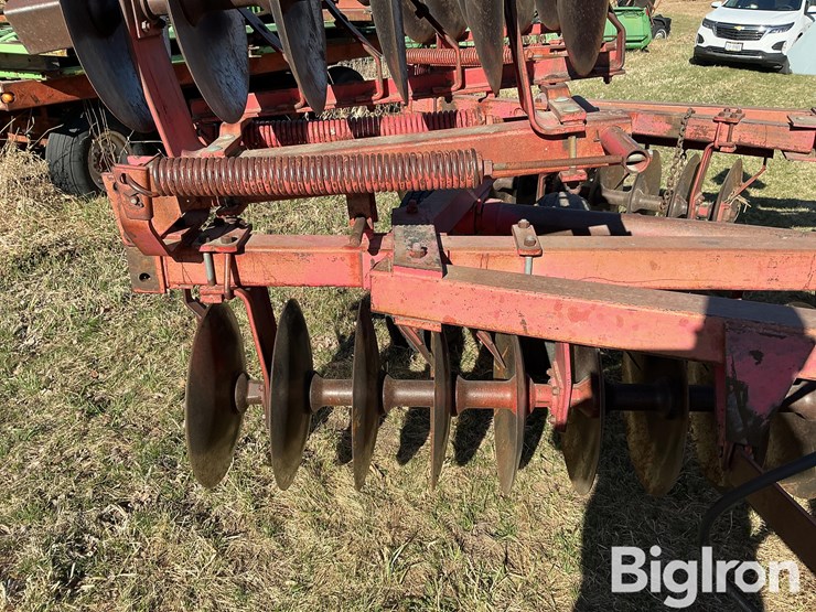 massey-ferguson-620-image-13