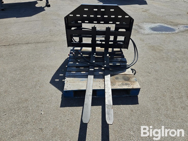 2025-massey-ferguson-730-image-2