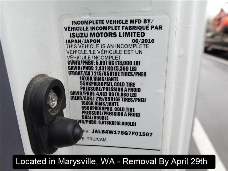 2016-isuzu-nqr-image-10