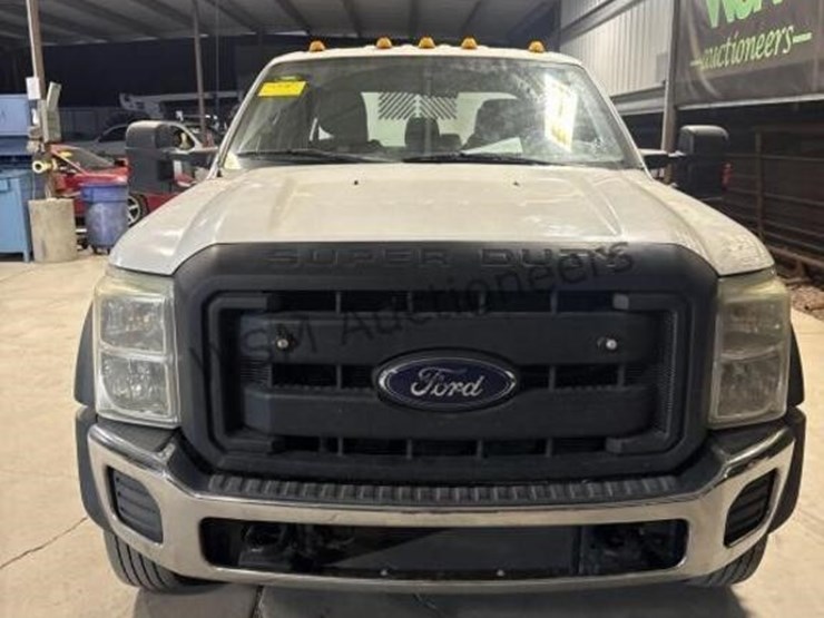 2014-ford-f550-image-3