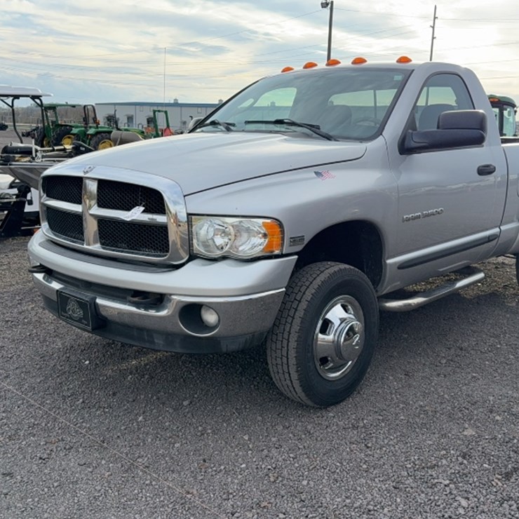 2004 DODGE 3500