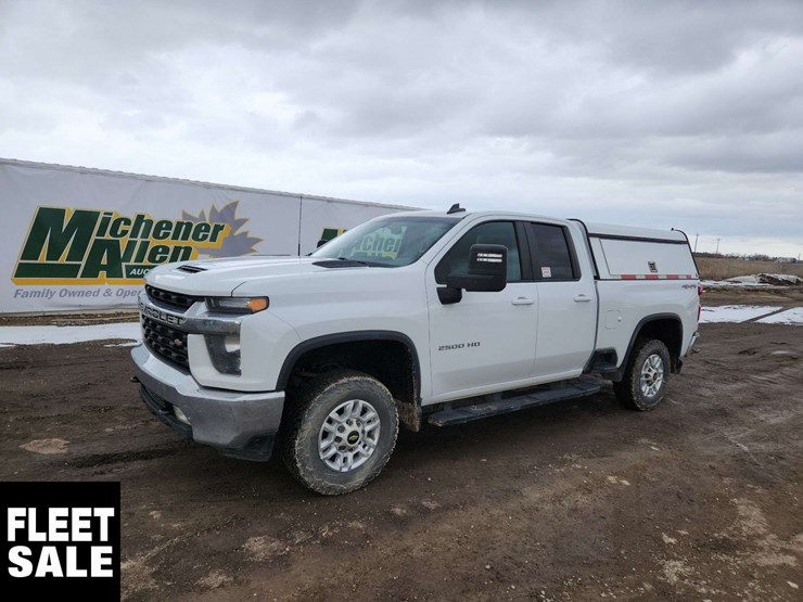 2021-chevrolet-silverado-2500hd-image-1