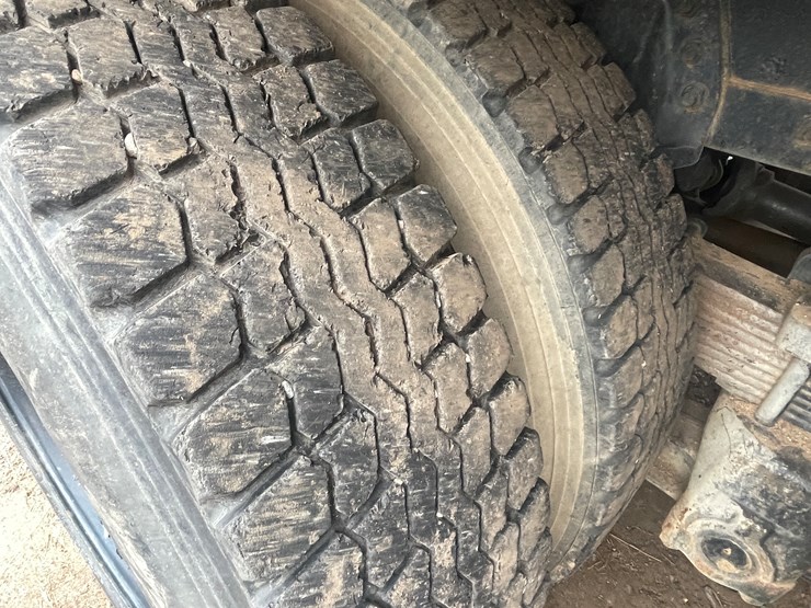 #216-•-1992-freightliner-water-truck-(has-mn-title)-(mora,-mn)-image-14