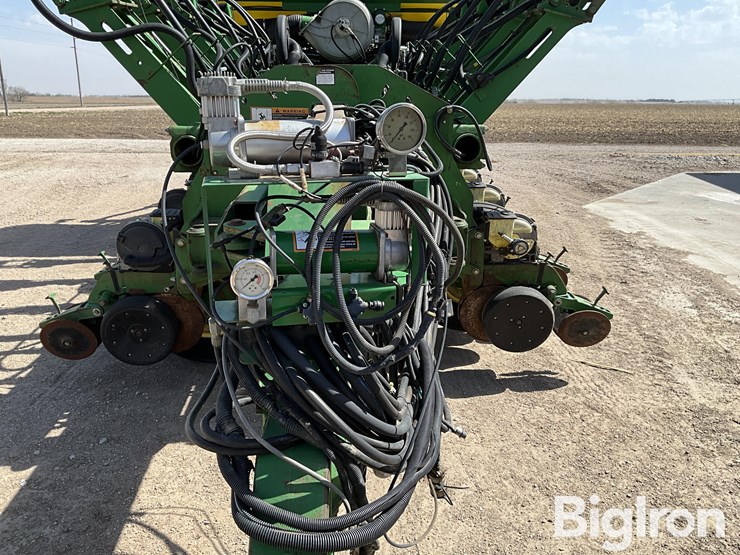 john-deere-1790-image-10