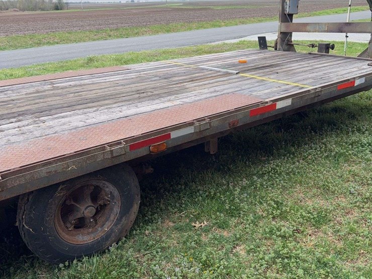flatbed-gooseneck-trailer-22'-deck-image-21