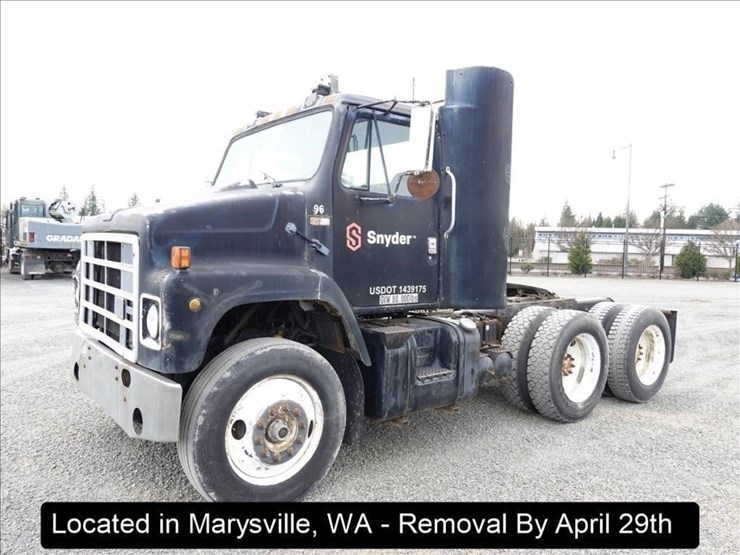 1985-international-s2300-image-1