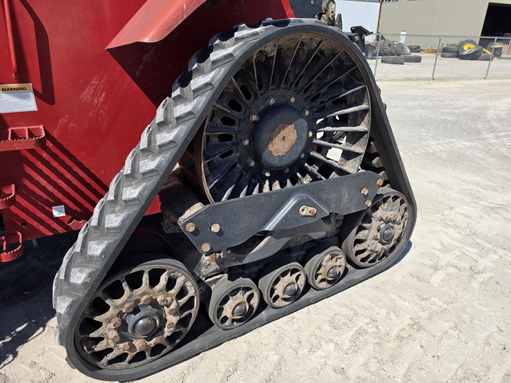 2014-case-ih-420-image-13