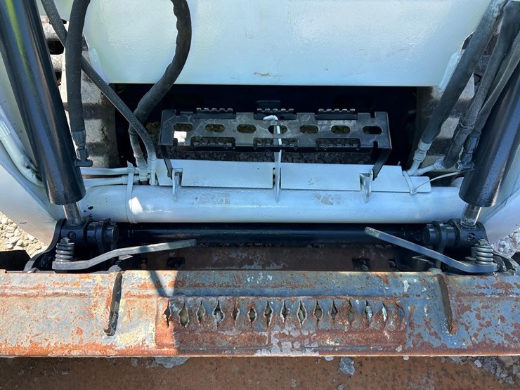 2016-bobcat-t450-image-10