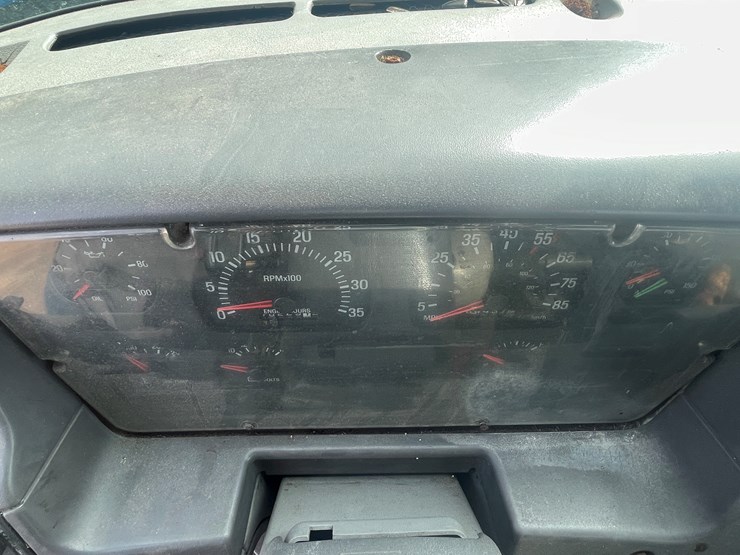 #242-•-2000-sterling-truck-tractor-(has-mn-title)-(mora,-mn)-image-70