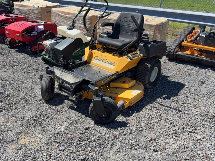 #4085-•-2008-cub-cadet-zero-turn-mower-image-1