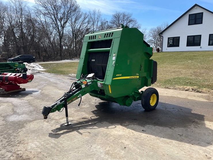 #142-•-john-deere-round-baler-(stoughton,-wi)-image-1
