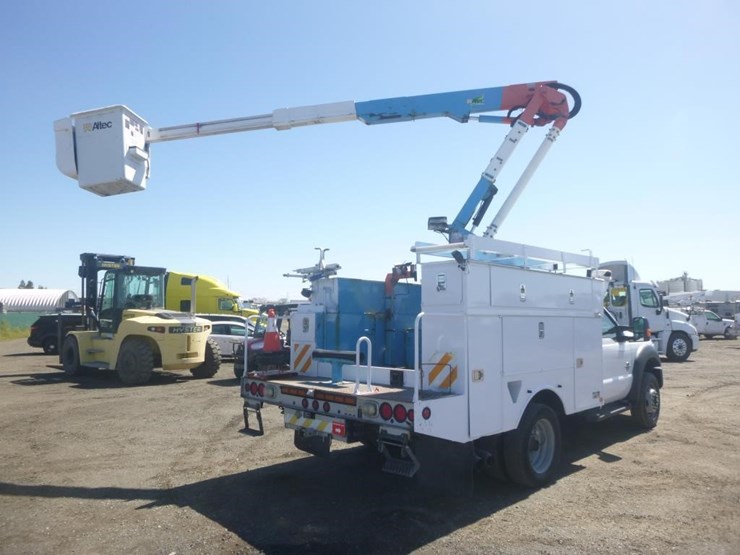 2013-ford-f550-image-12