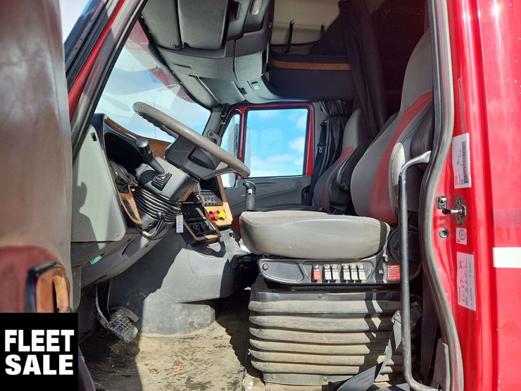 2014-international-prostar-image-15