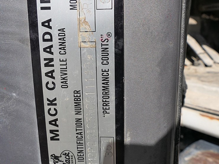 1992-mack-rd690s-image-4