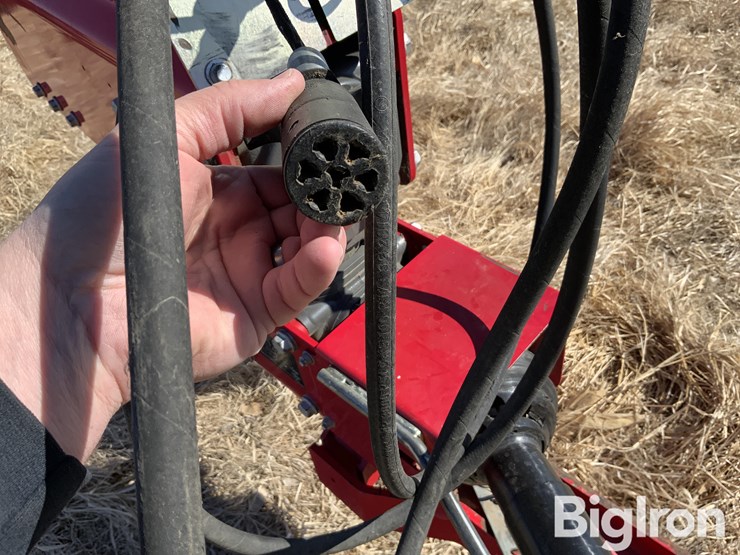 2017-massey-ferguson-1383-image-20