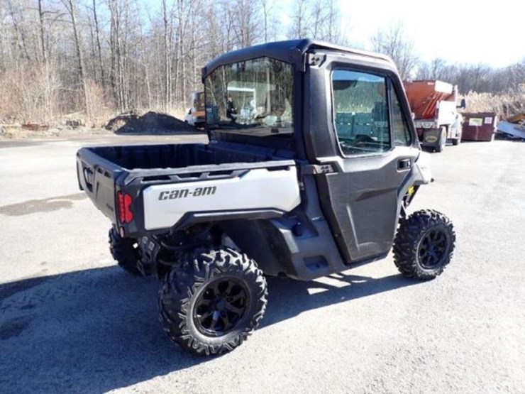 2021-can-am-defender-limited-hd10-4x4-side-by-side-image-5