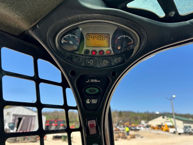 2020-bobcat-t595-image-21