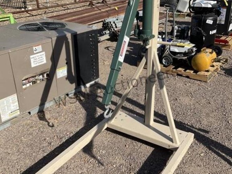 beech-1000lbs-capacity-shop-crane-image-4