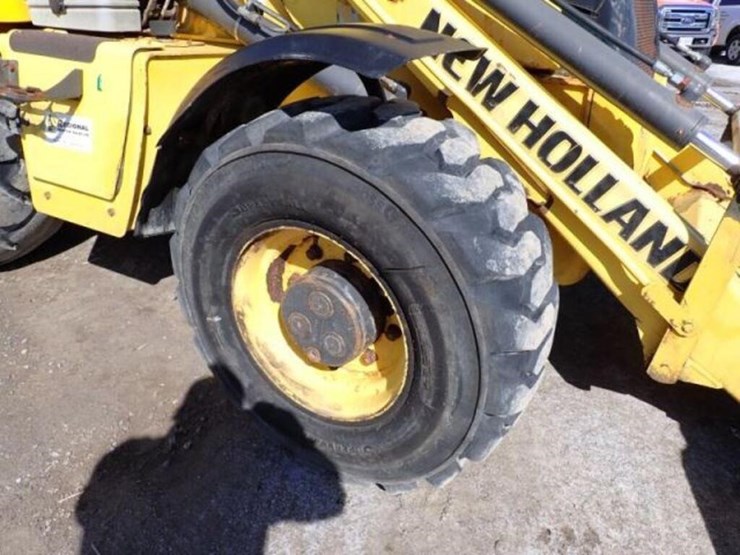 2012-new-holland-b95b-image-59