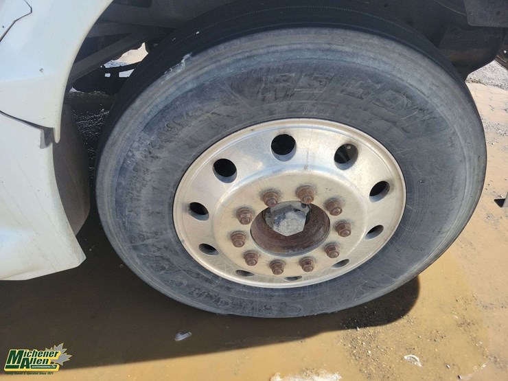 1999-international-9400-image-14