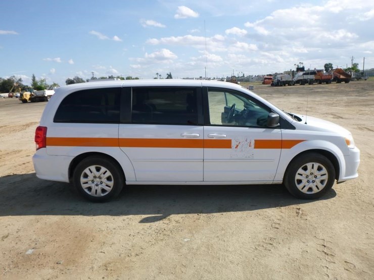 2014-dodge-grand-caravan-image-22