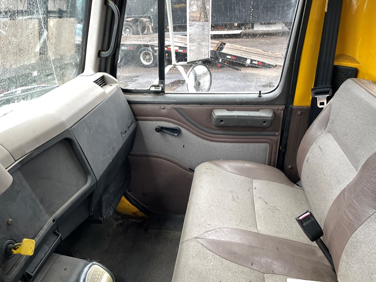 2001-international-4900-image-16
