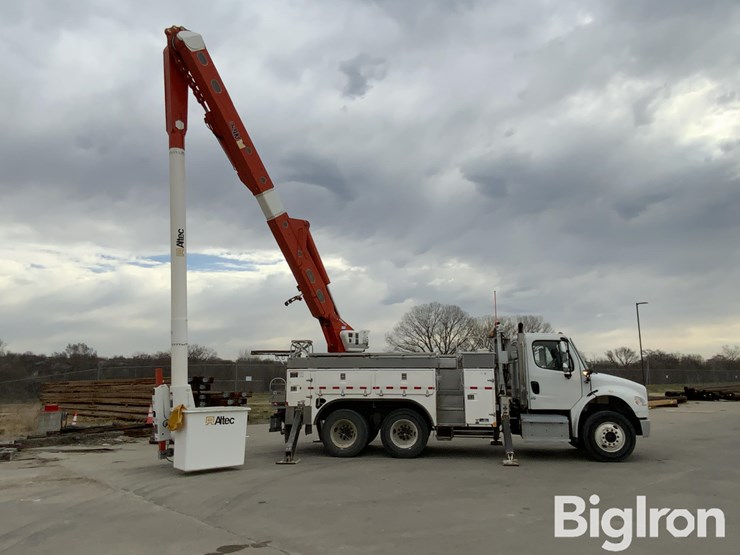 2014-freightliner-m2-106-image-4