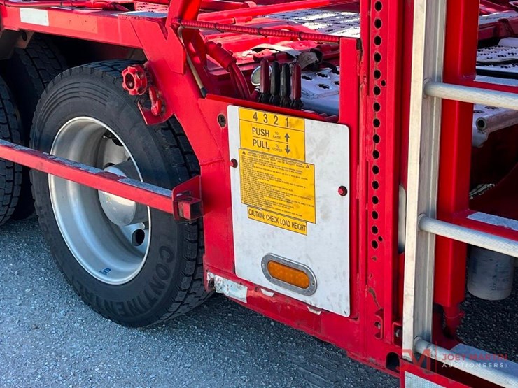 2015-peterbilt-389-image-4