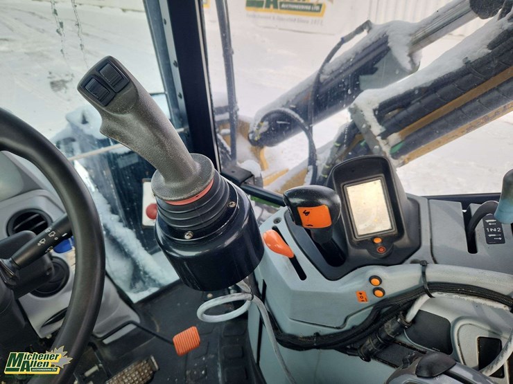 2015-new-holland-t6.155-image-15