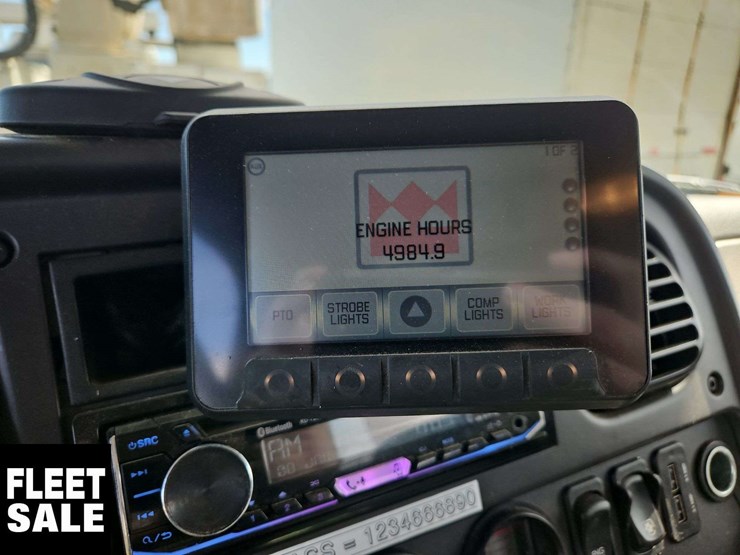 2020-freightliner-m2-106-image-51