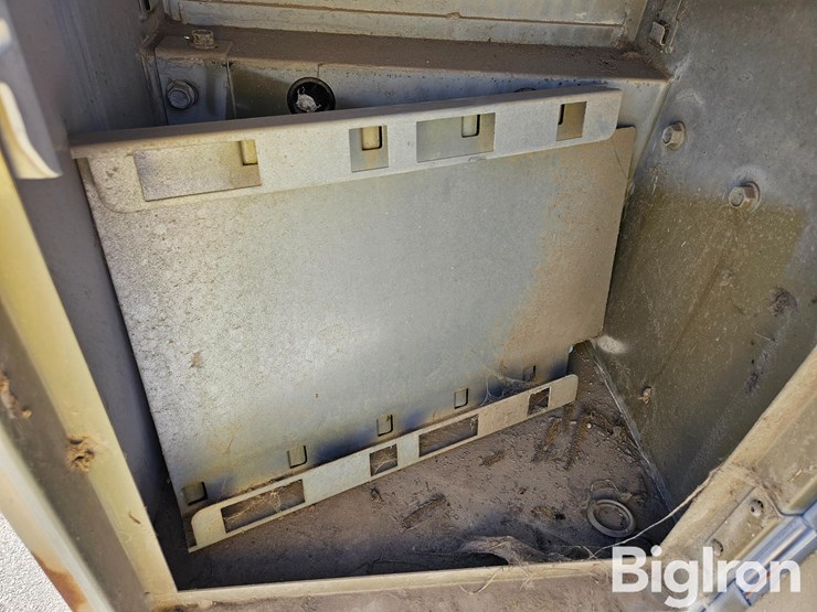 massey-ferguson-730-image-17