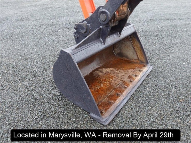 2017-kubota-kx080-image-23