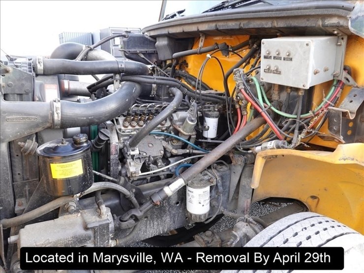 1995-freightliner-fl60-image-27