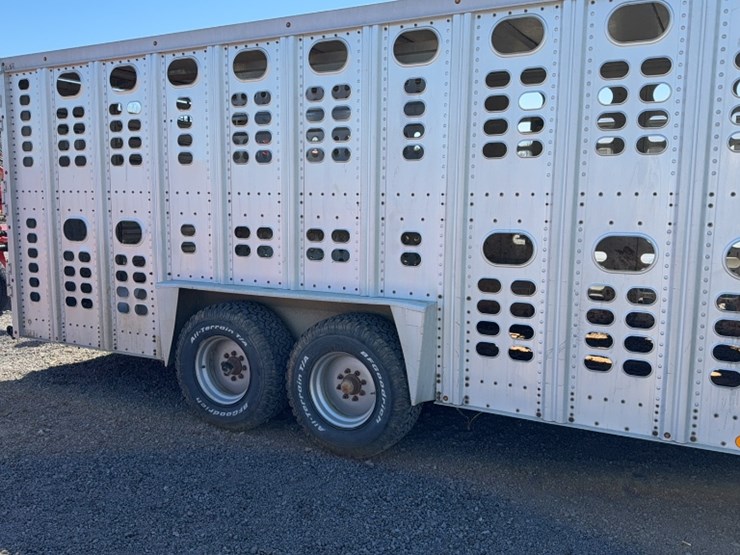 1989-wilson-livestock-trailer-image-7