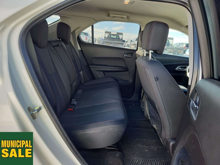 2015-chevrolet-equinox-lt-image-17