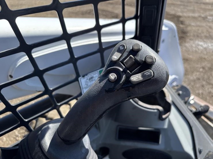 2020-bobcat-s550-image-22