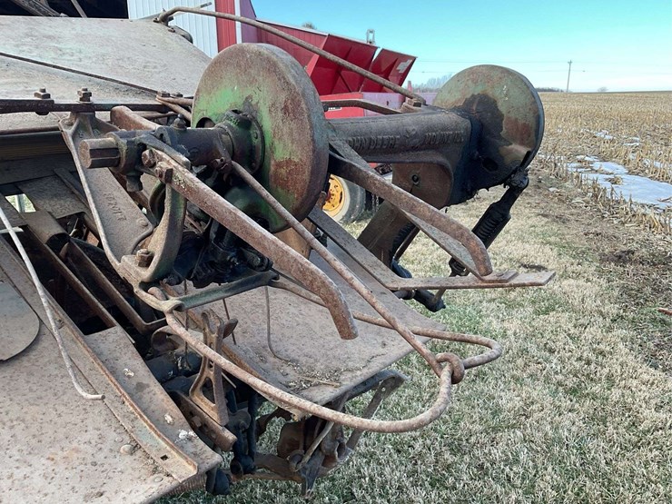 john-deere-8-image-28