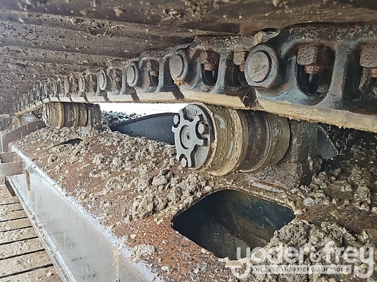 2016-deere-210g-image-23