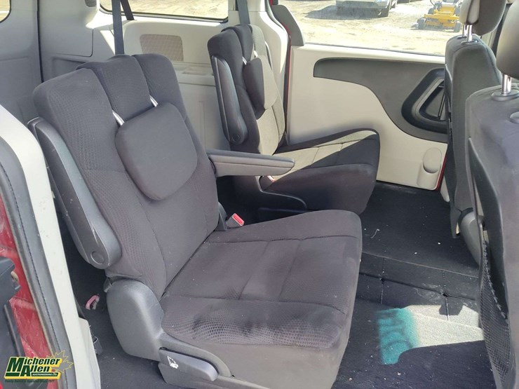 2013-dodge-grand-caravan-se-image-13