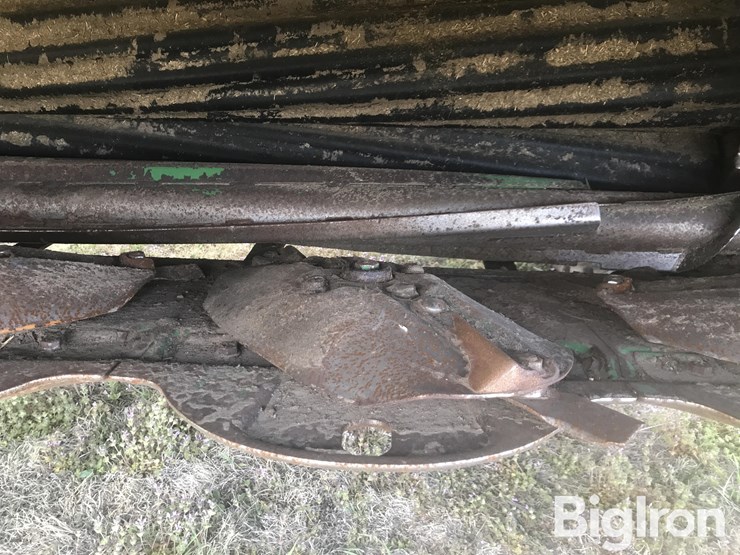 2019-john-deere-w235-image-12