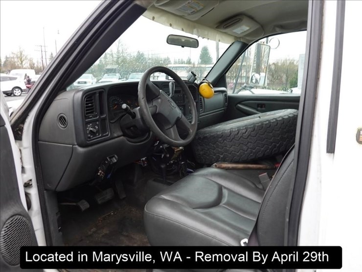 2004-chevrolet-3500-image-22