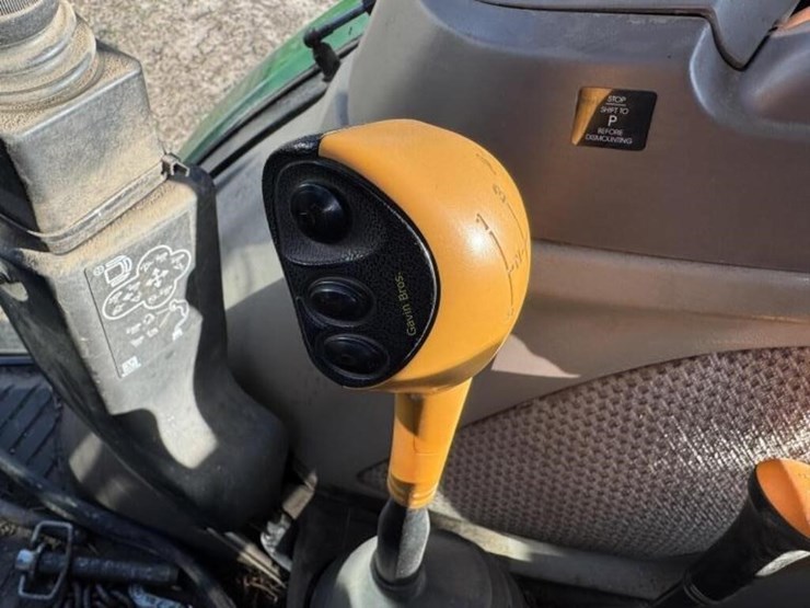 2022-john-deere-5100m-image-28