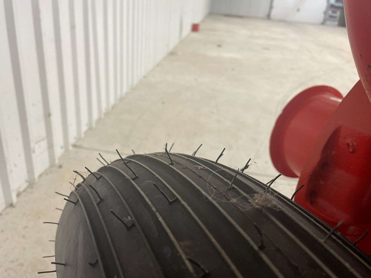 1950-ford-8n-image-33