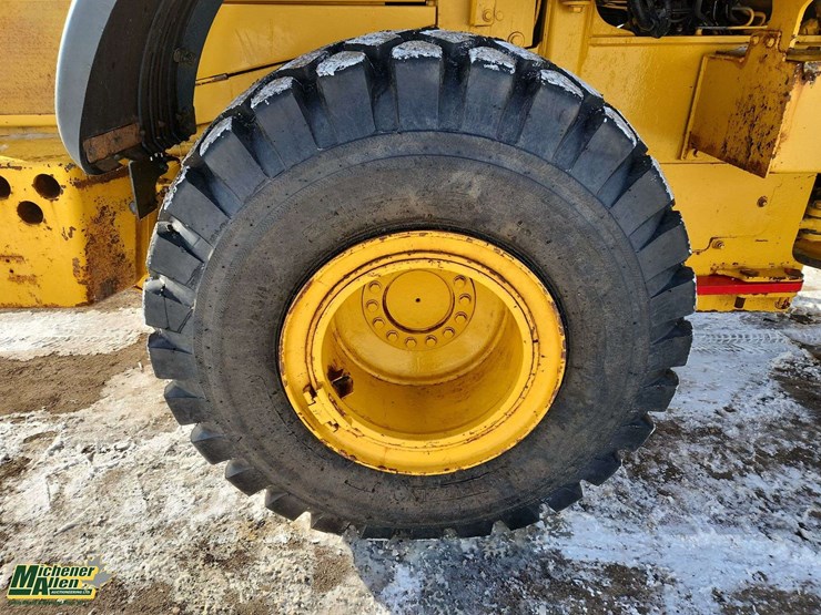 2015-deere-644k-image-12