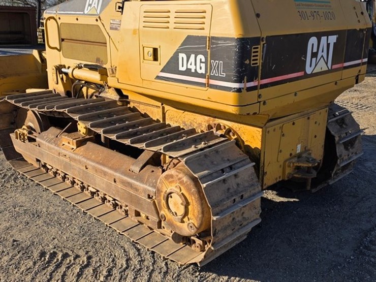 2005-caterpillar-d4g-xl-image-24