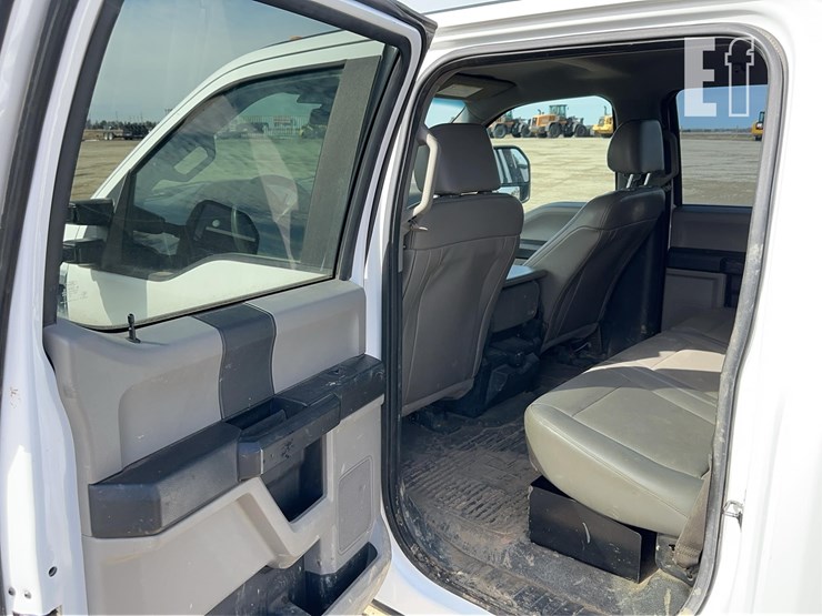 2017-ford-f350-xl-image-7