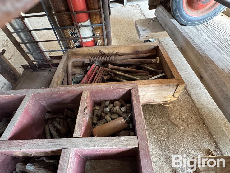 work-benches/tools/supplies-image-14