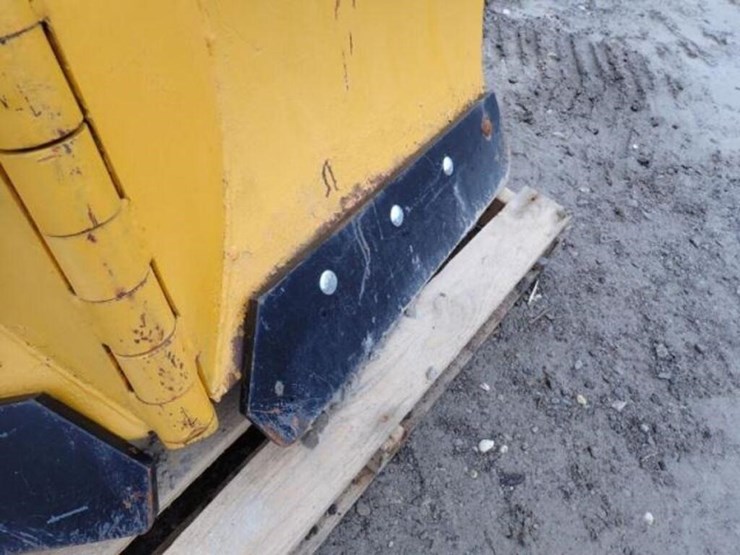 trackless-hydraulic-v-plow-image-7