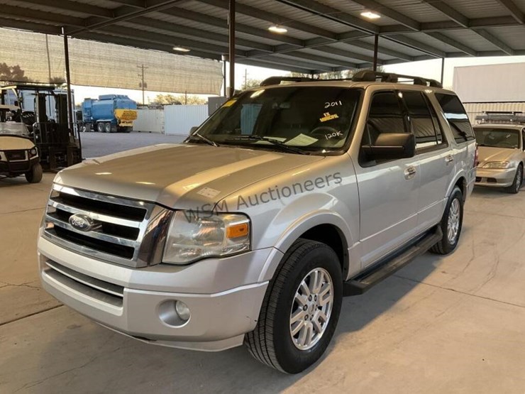 2011-ford-expedition-image-4